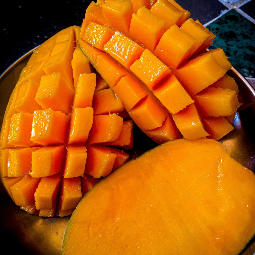 Mangoes Make Florida Summers Unbeatable: The Daily Delight You Can’t Resist 2 Mango